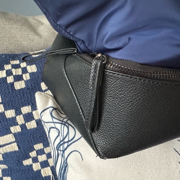 Fabletics gym bag. - Picture 3 of 9